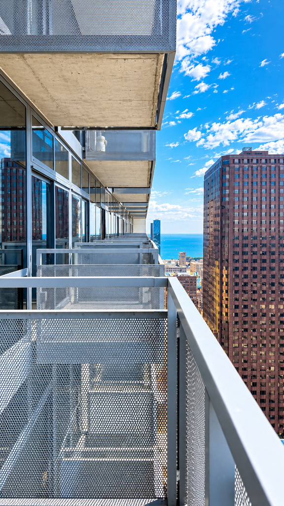 235 W Van Buren Street - Photo 16
