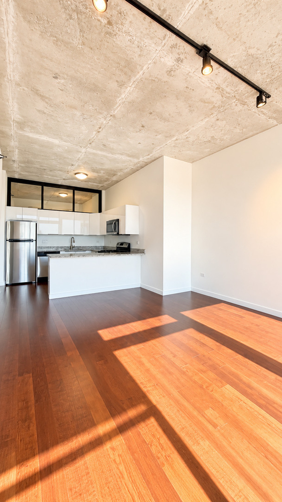 235 W Van Buren Street - Photo 6