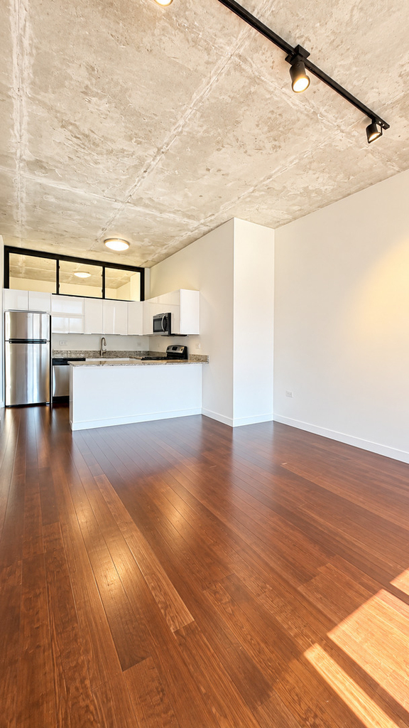 235 W Van Buren Street - Photo 8