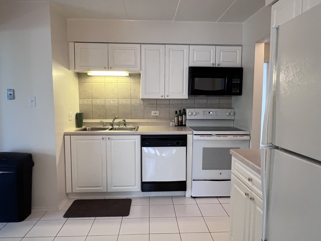 9032 W 140th Street - Photo 4