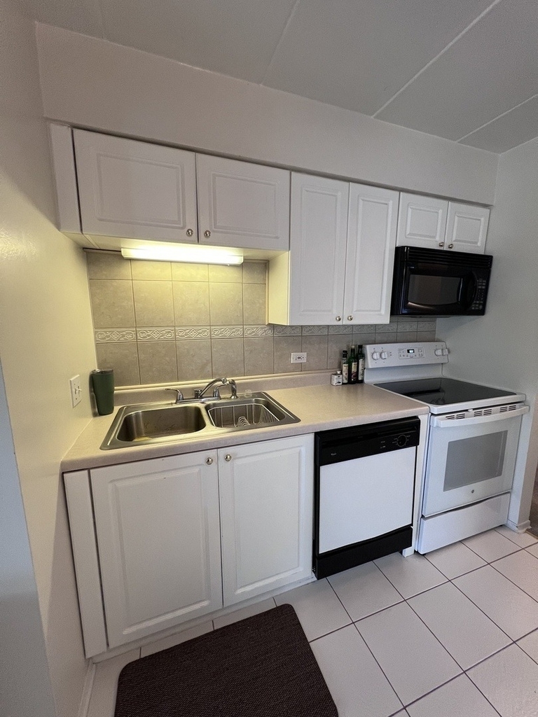 9032 W 140th Street - Photo 6