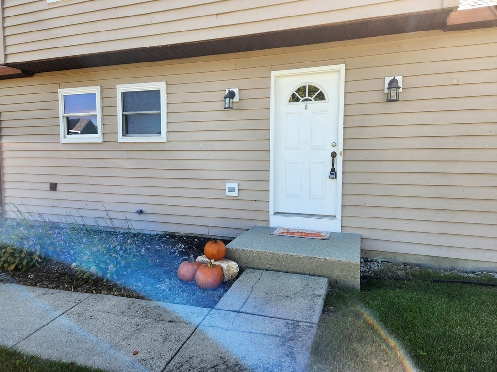1440 Carleton Avenue - Photo 1