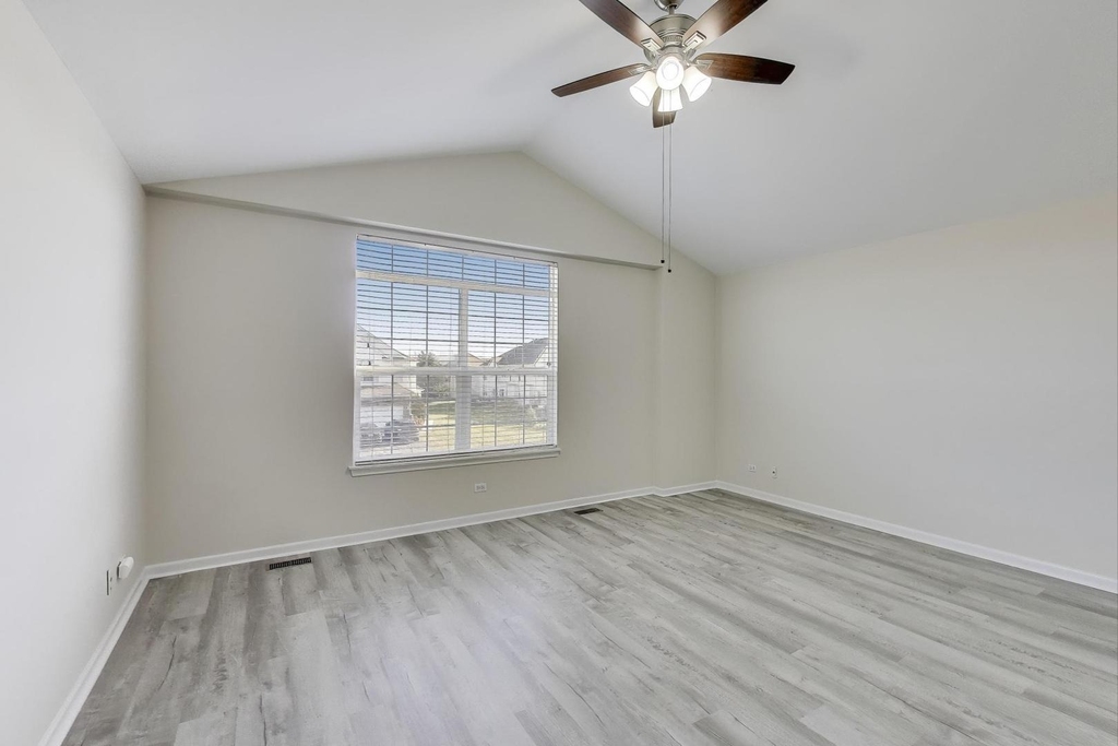 23927 Mcmullin Circle - Photo 13