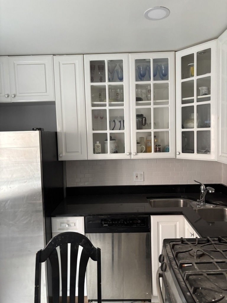 1823 W Hood Avenue - Photo 3