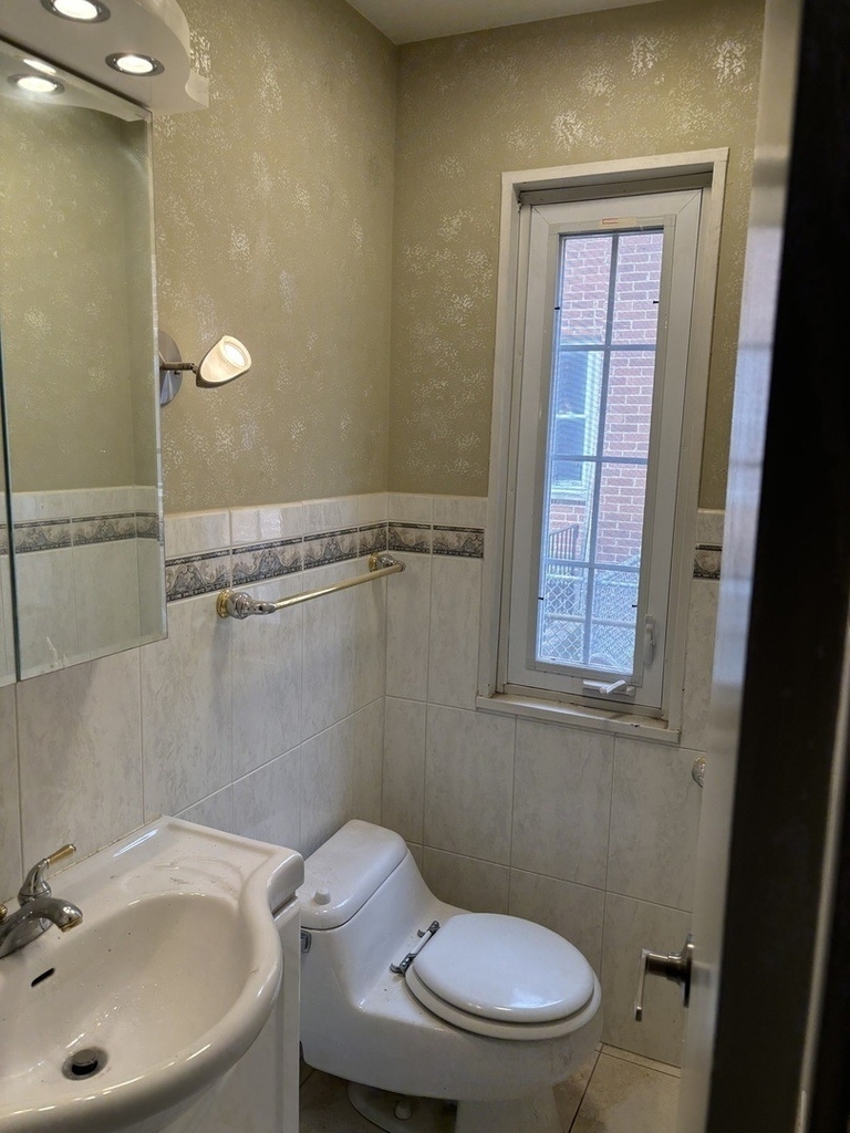 1823 W Hood Avenue - Photo 6