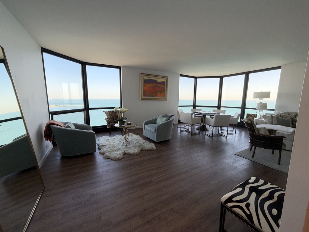 990 N Lake Shore Drive - Photo 2