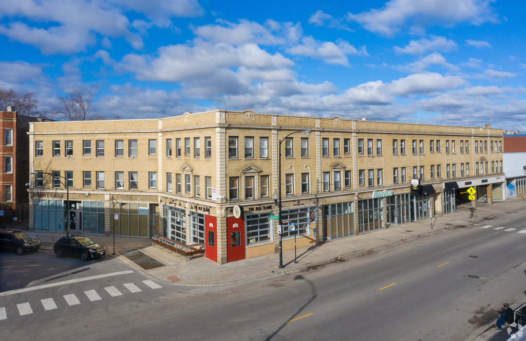 2712 N Milwaukee Avenue - Photo 0