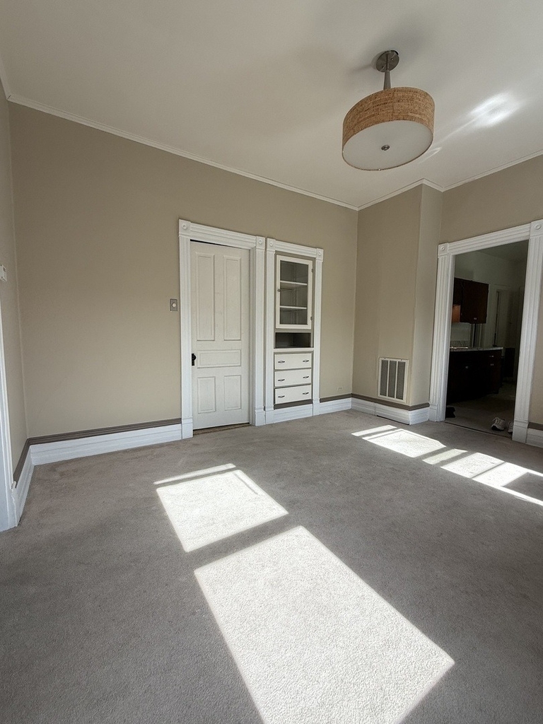 2233 N Sawyer Avenue - Photo 13