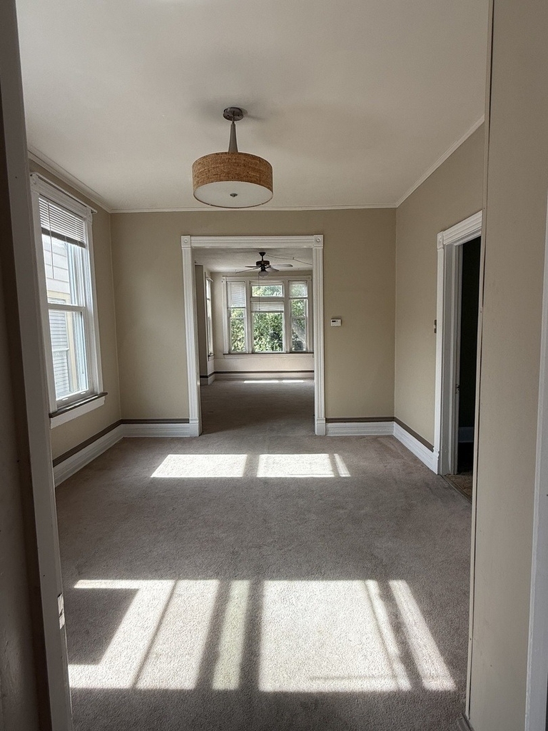 2233 N Sawyer Avenue - Photo 1