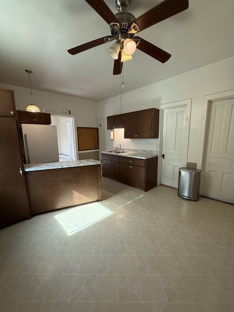 2233 N Sawyer Avenue - Photo 21