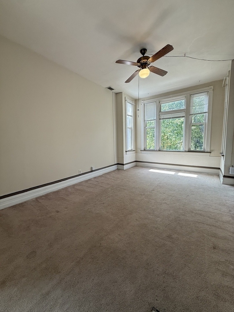 2233 N Sawyer Avenue - Photo 10