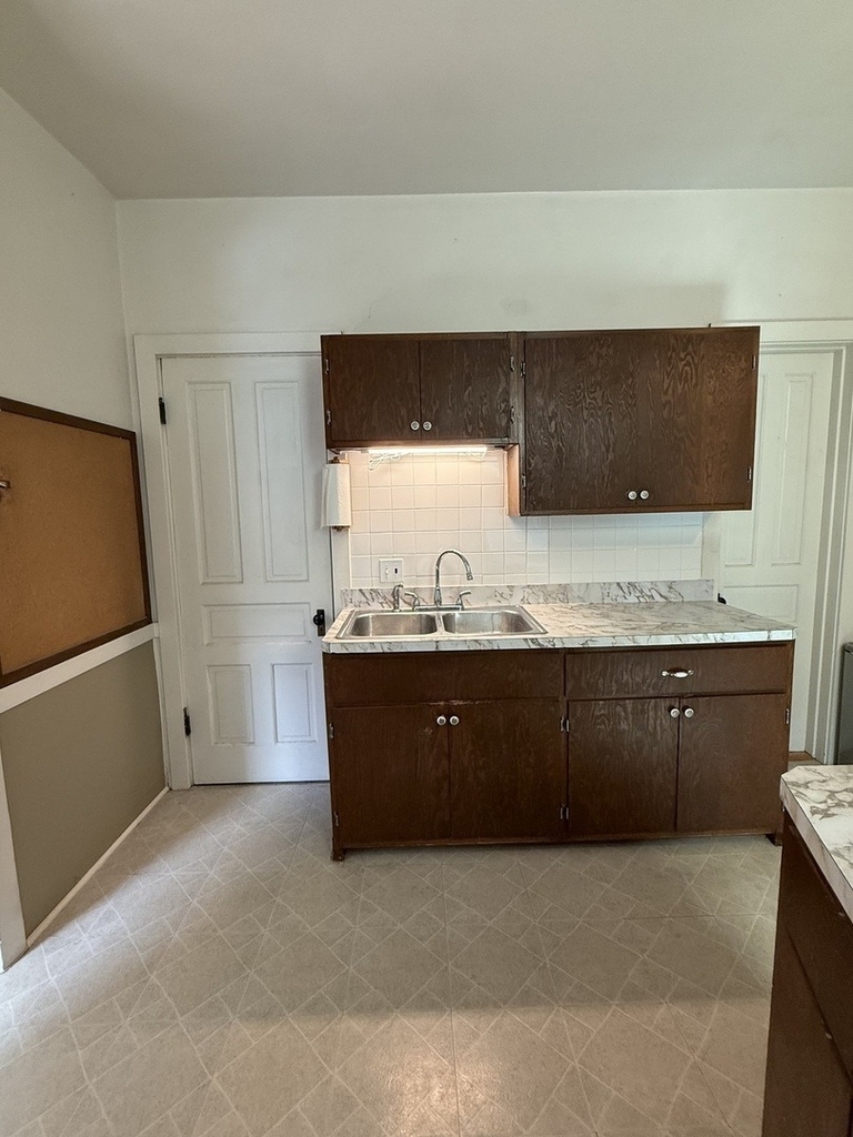 2233 N Sawyer Avenue - Photo 19