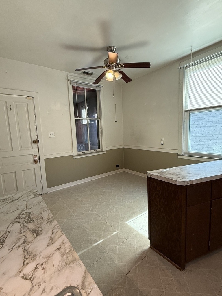 2233 N Sawyer Avenue - Photo 20