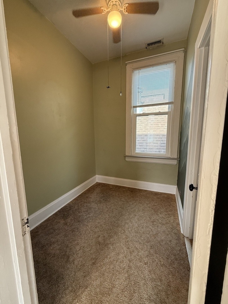 2233 N Sawyer Avenue - Photo 2