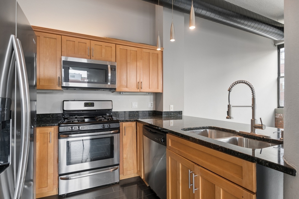 812 W Van Buren Street - Photo 7