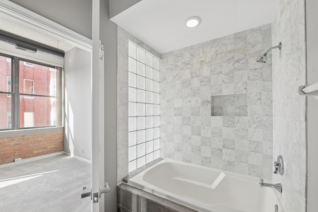 812 W Van Buren Street - Photo 13