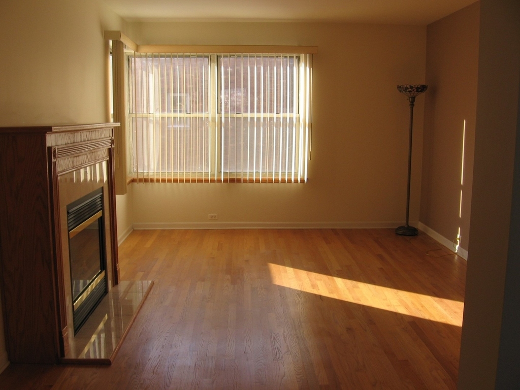 4935 N Wolcott Avenue - Photo 1