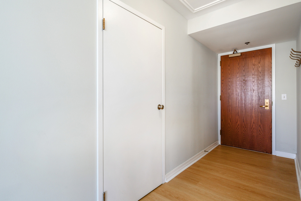 401 E Ontario Street - Photo 15