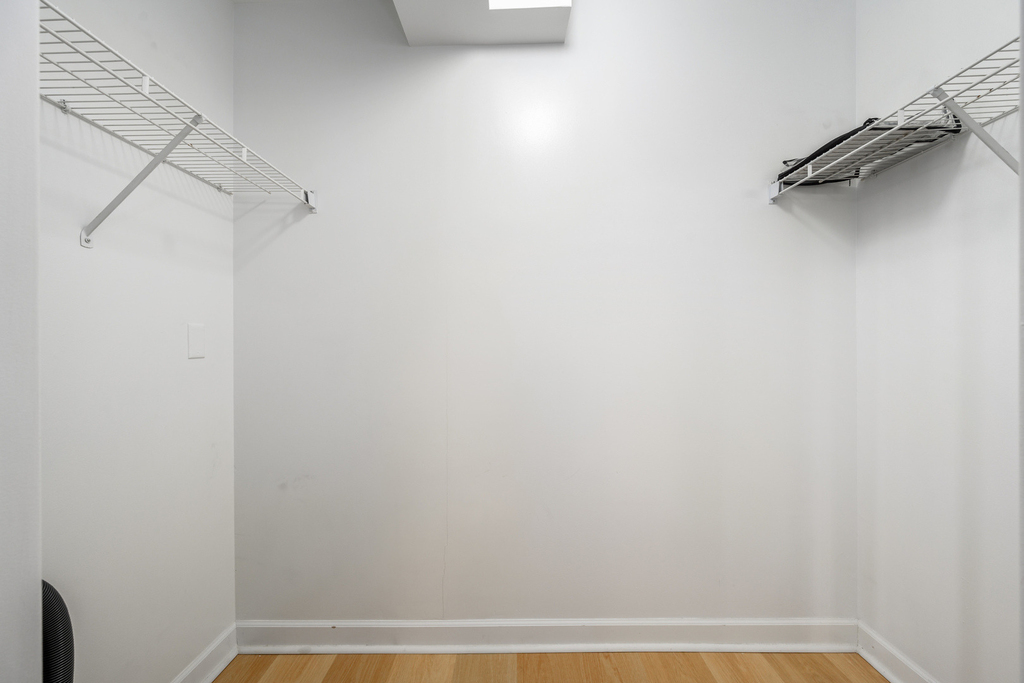 401 E Ontario Street - Photo 16