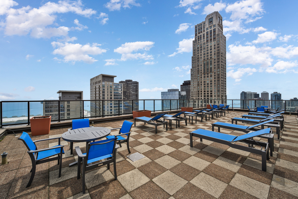 401 E Ontario Street - Photo 24