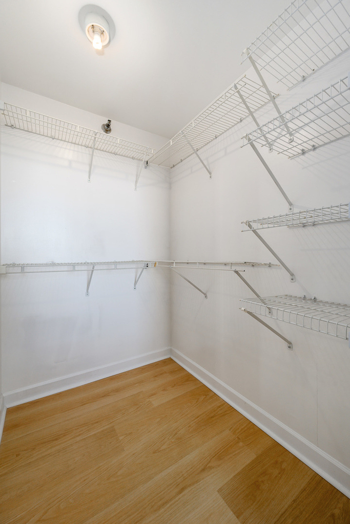 401 E Ontario Street - Photo 14