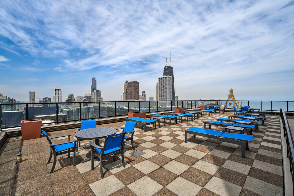 401 E Ontario Street - Photo 25