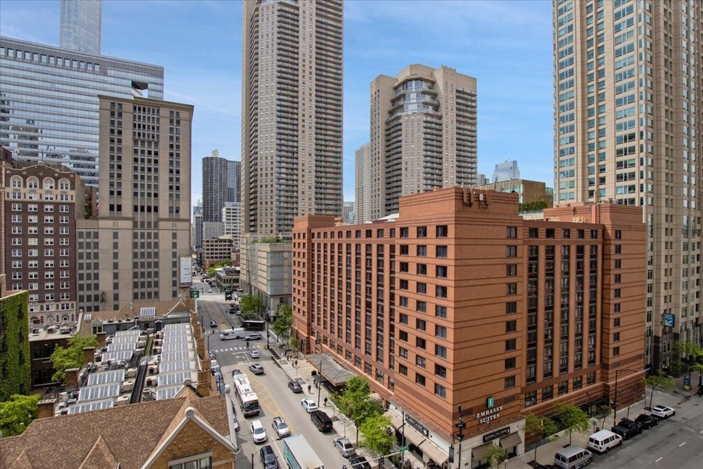 10 E Ontario Street - Photo 11