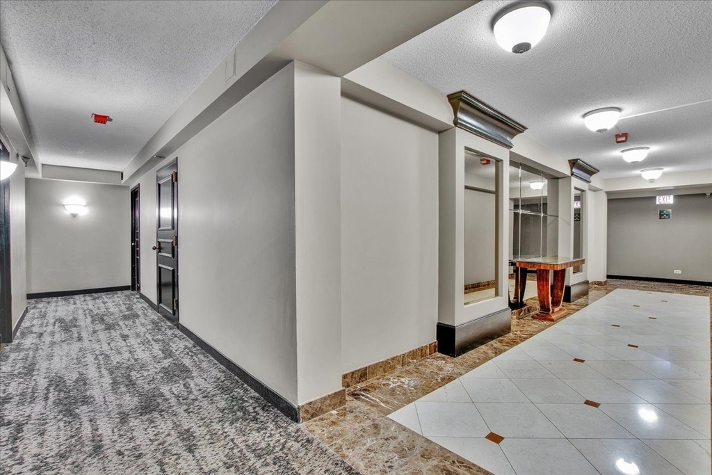 10 E Ontario Street - Photo 12