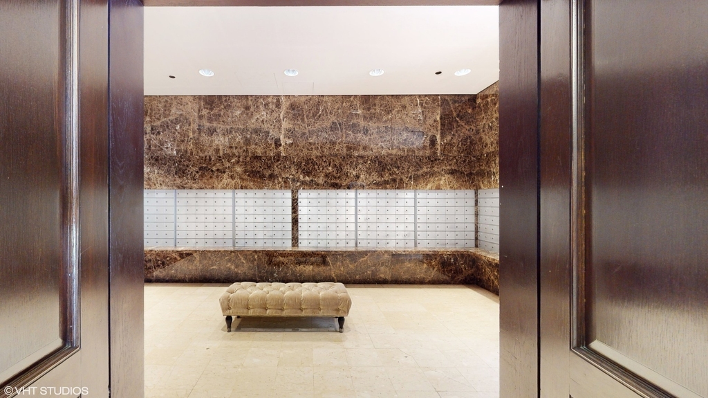 10 E Ontario Street - Photo 3
