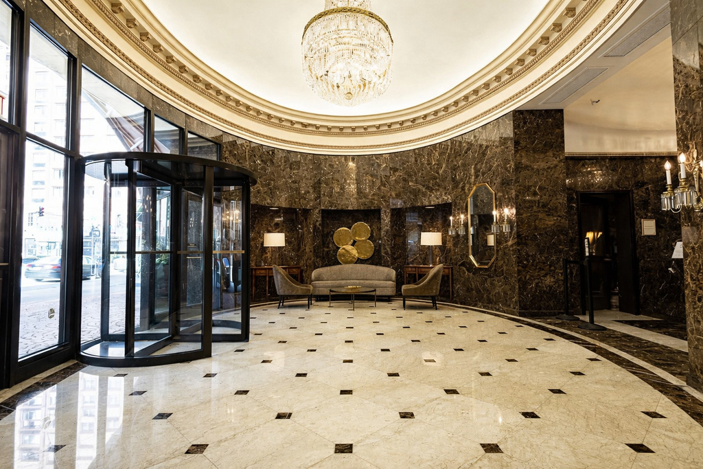 10 E Ontario Street - Photo 2