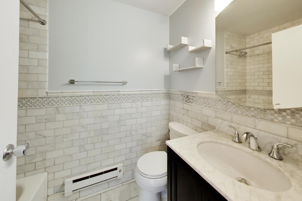 71 E Division Street - Photo 19