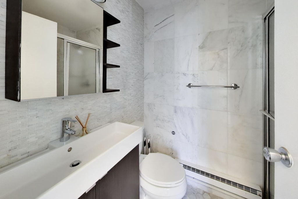 71 E Division Street - Photo 17