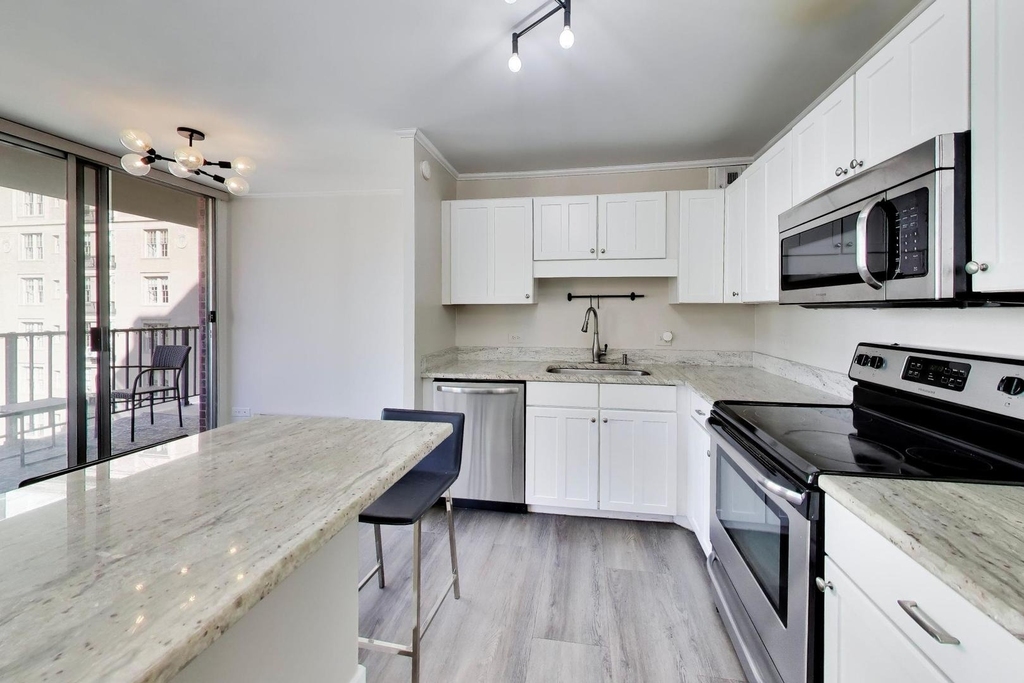 71 E Division Street - Photo 8
