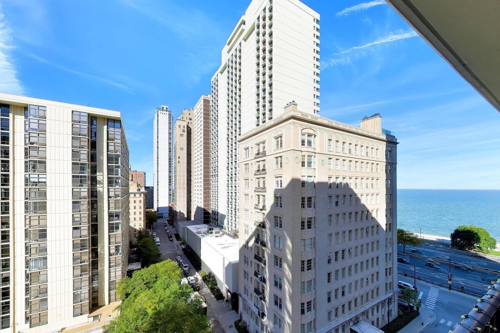 71 E Division Street - Photo 22
