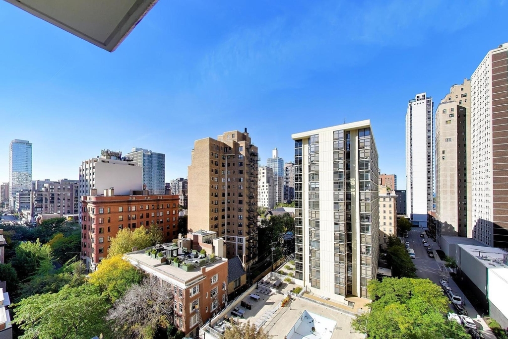 71 E Division Street - Photo 21
