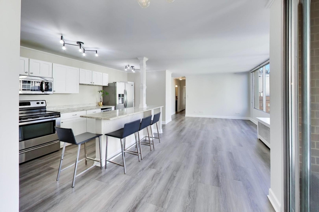 71 E Division Street - Photo 5