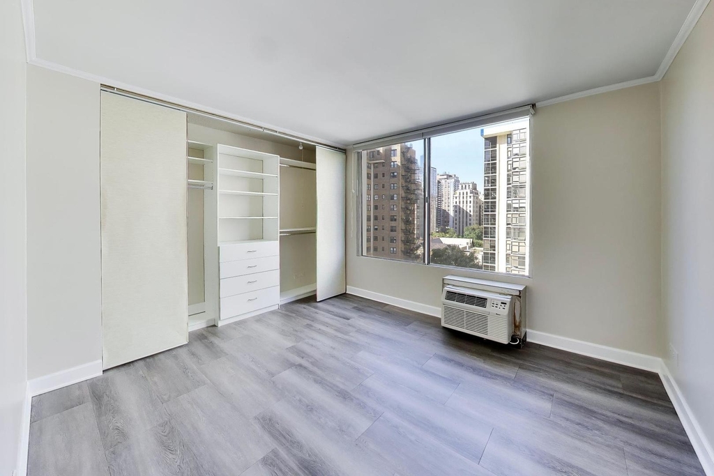 71 E Division Street - Photo 11
