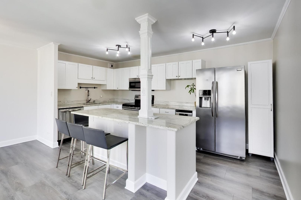 71 E Division Street - Photo 6