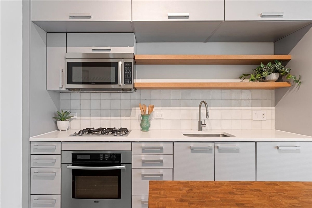 550 N Saint Clair Street - Photo 6