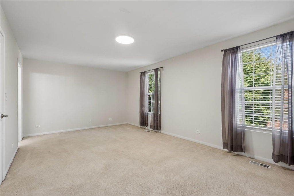 1526 Bristol Lane - Photo 9
