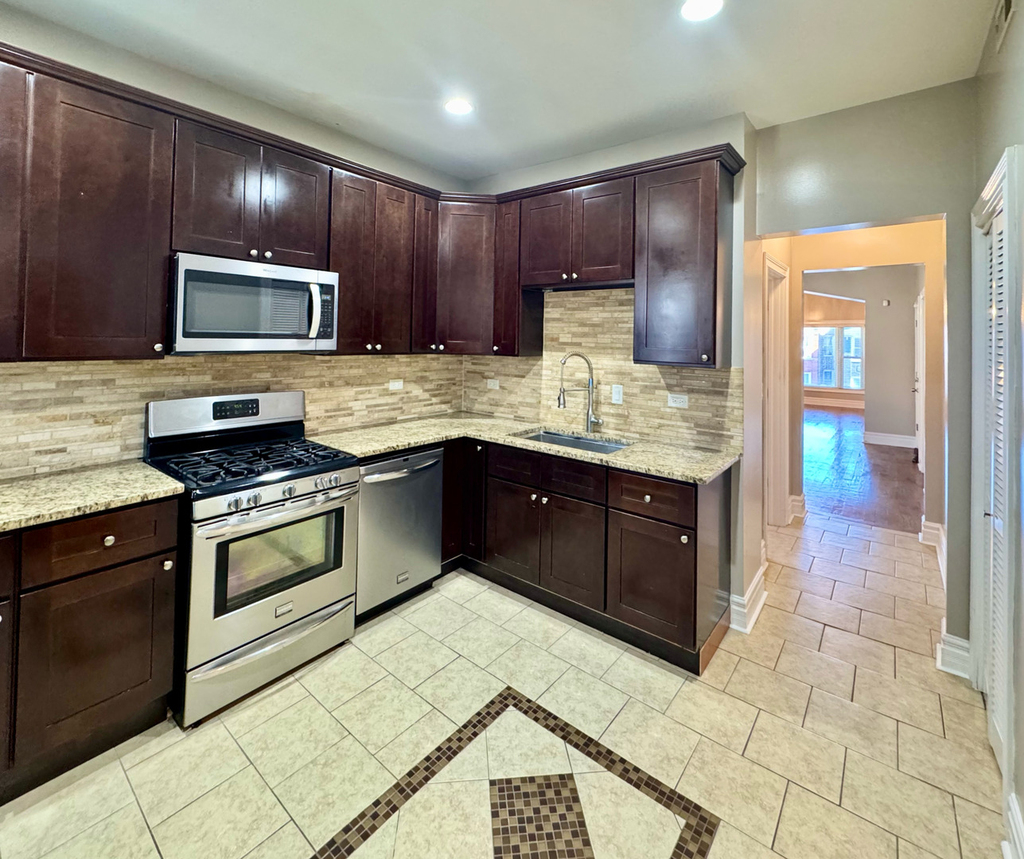 6612 S Ingleside Avenue - Photo 4