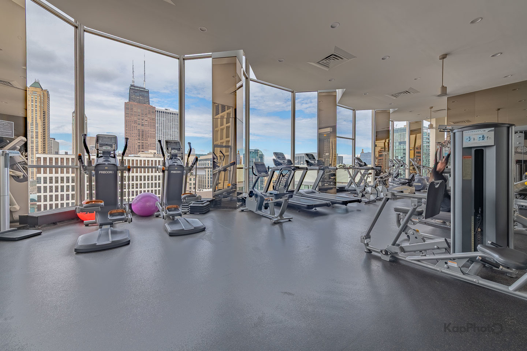 535 N Michigan Avenue - Photo 22