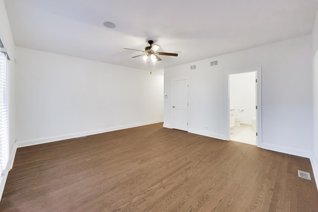 3928 N Greenview Avenue - Photo 13