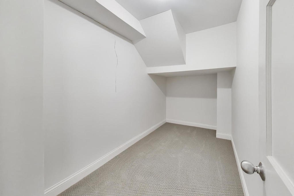 3928 N Greenview Avenue - Photo 25