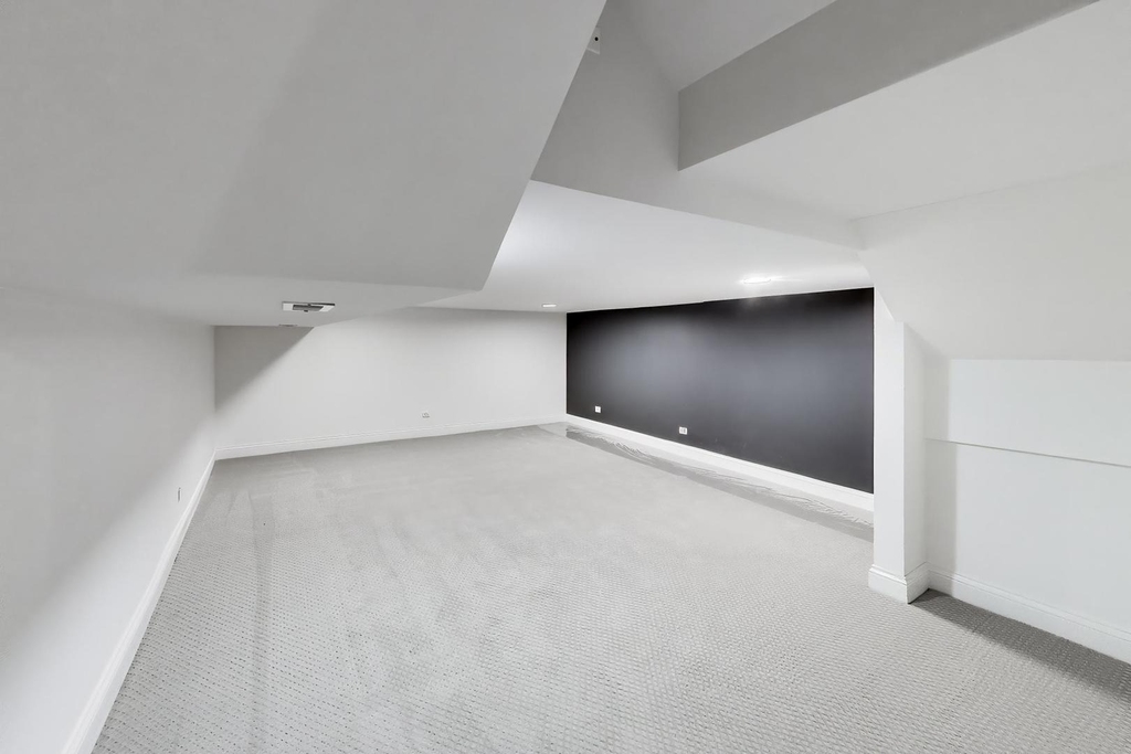 3928 N Greenview Avenue - Photo 22