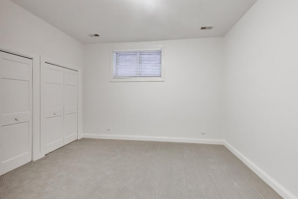 3928 N Greenview Avenue - Photo 24