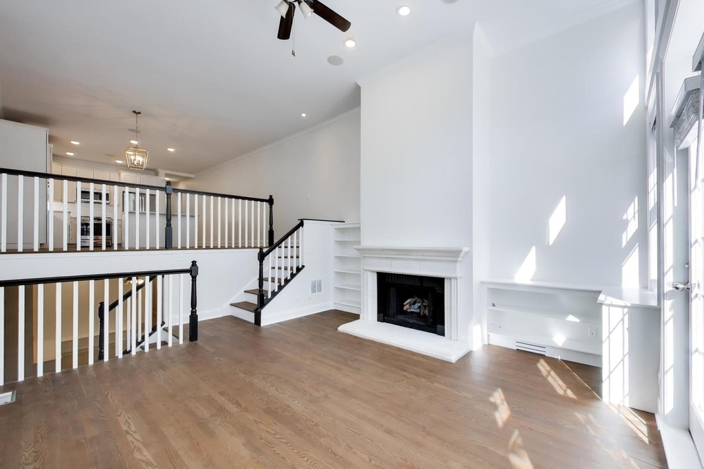 3928 N Greenview Avenue - Photo 1