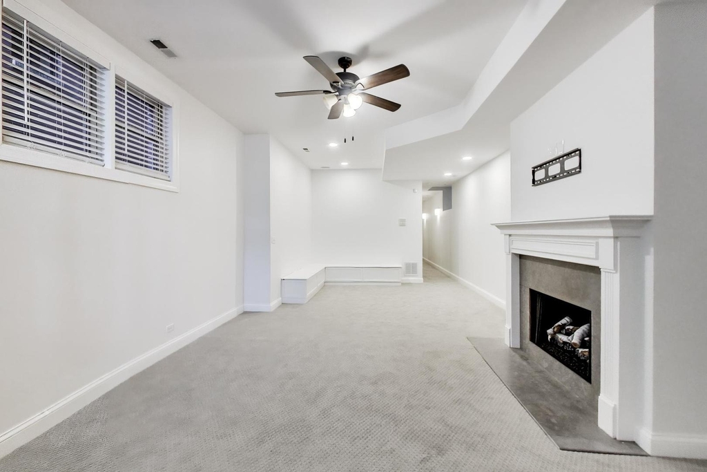 3928 N Greenview Avenue - Photo 21
