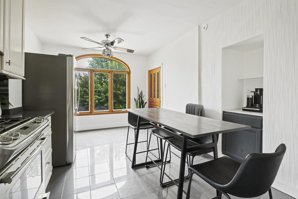 3819 N Sacramento Avenue - Photo 9
