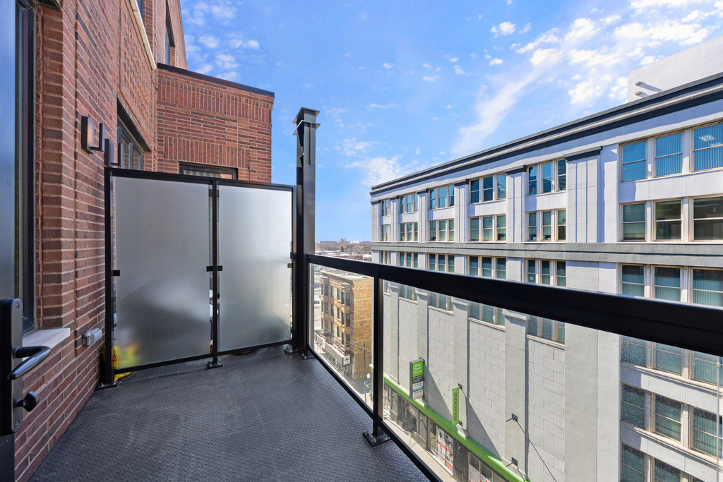 305 S Racine Avenue - Photo 6